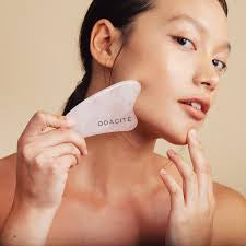 Odacité | Rose Quartz Crystal Contour Gua Sha