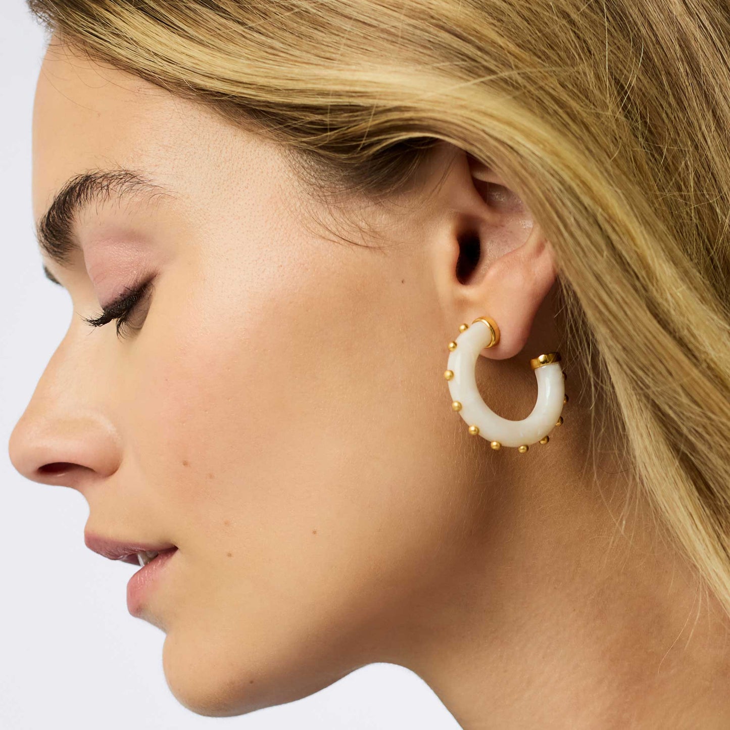 Julie Vos | Colette Hoop Earrings Alabaster
