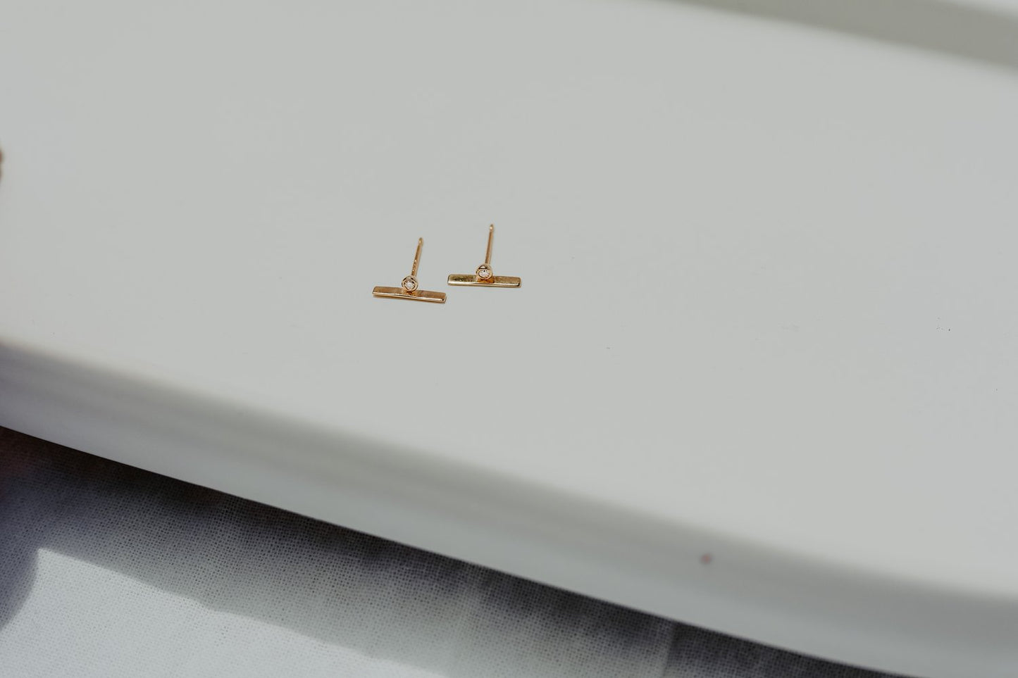 Katherine Stuart | Single Diamond Horizon Bar Stud