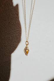 Katherine Stuart | Conch Shell Necklace