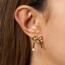 Catherine Canino | Ribbon and Pearl earrings