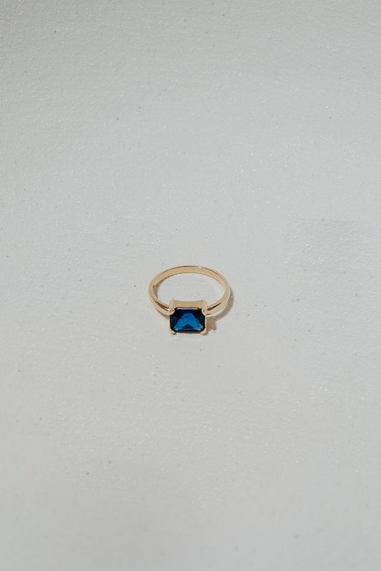 Katherine Stuart | 14k Gold Large Blue Sapphire Ring